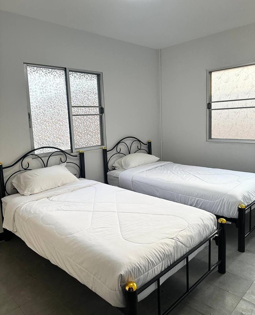 Adora Hostel Chiang Mai Ngoại thất bức ảnh